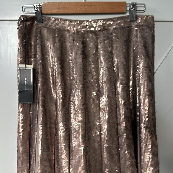 NWT BCBGMAXAZRIA Edna Pleated Sequined skirt in pumice wash - Picture 6 of 16